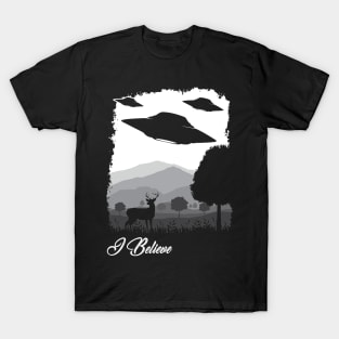 Alien Abduction - Deer UFO Gift graphic T-Shirt